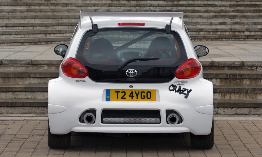 Toyota Aygo Crazy 2008 года  (фото 10 из 16)